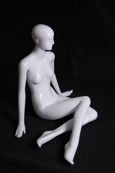 Gloss White Abstract Egg Head Female Mannequin with face features MM-XD18W  - MANNEQUIN MODE