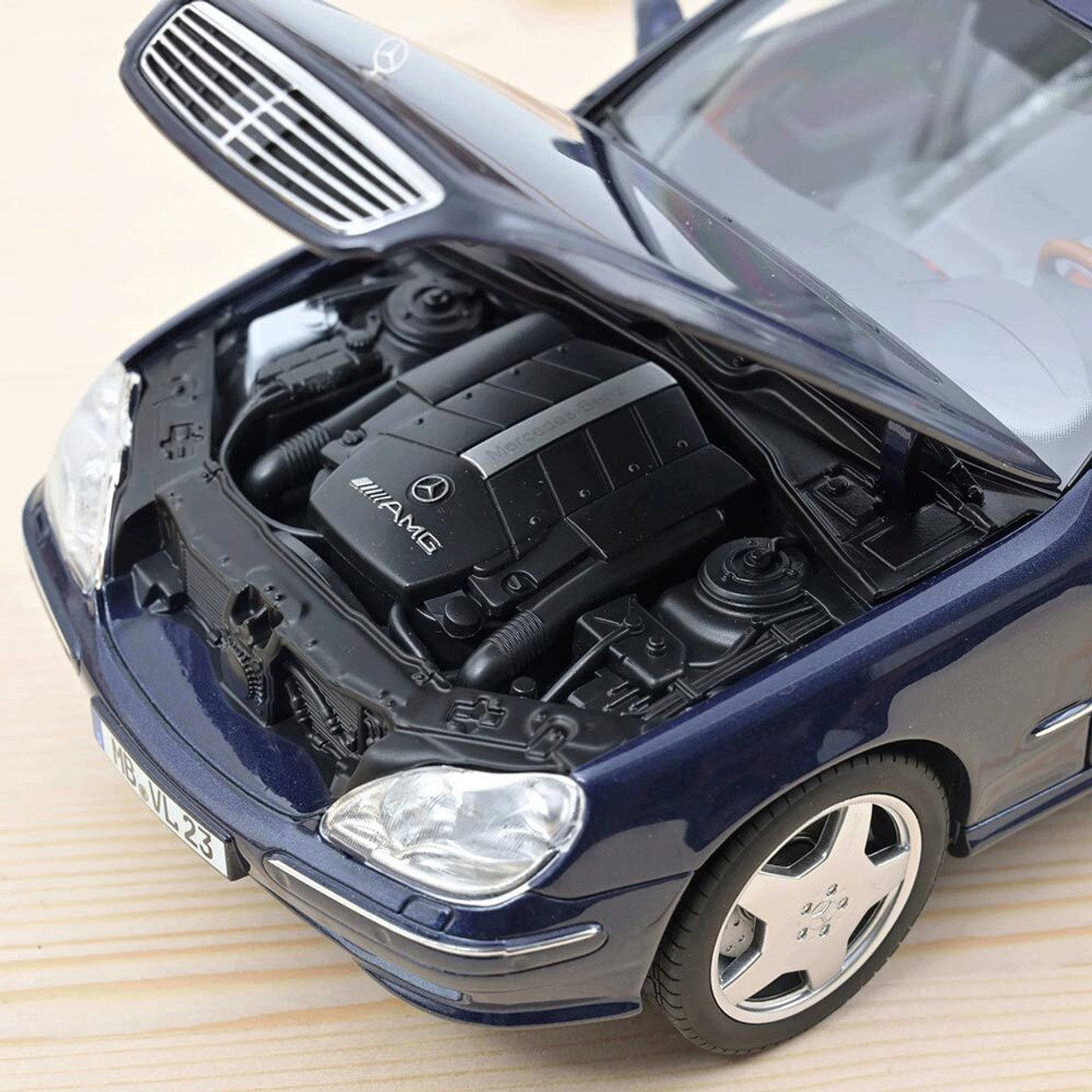 メルセデスベンツS55 AMG 1/18 Mercedes-Benz S55 AMG Blue Diecast Model Car | Norev