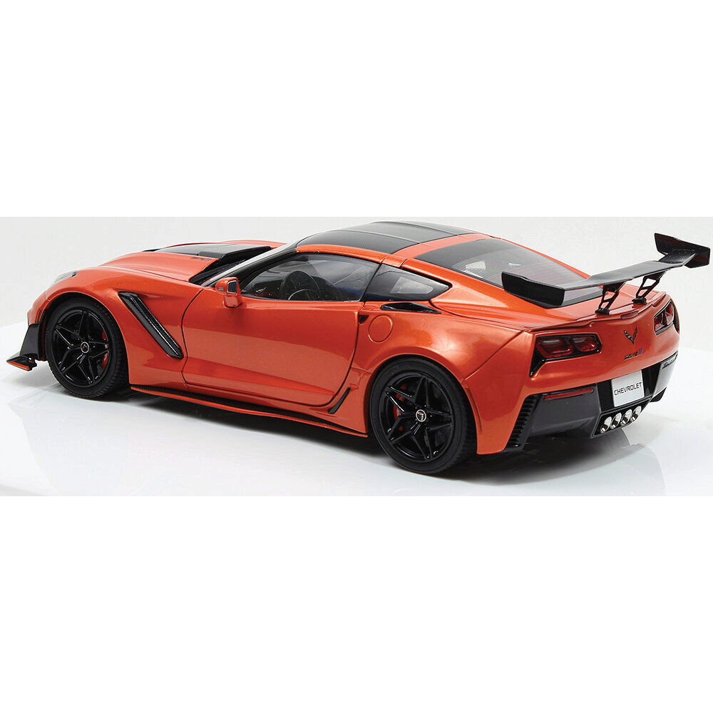 2019 Chevrolet Corvette ZR1 - Sebring Orange Tintcoat 1:18 Scale