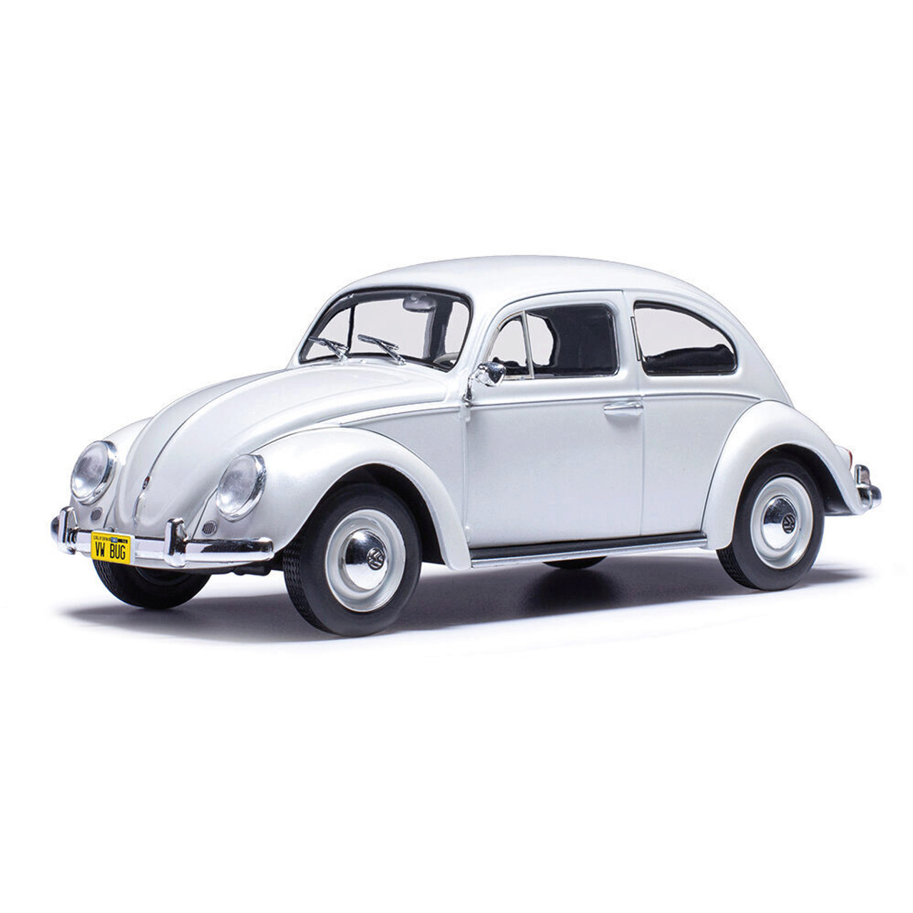 1960 Volkswagen Beetle - Pearl White 1:24 Scale