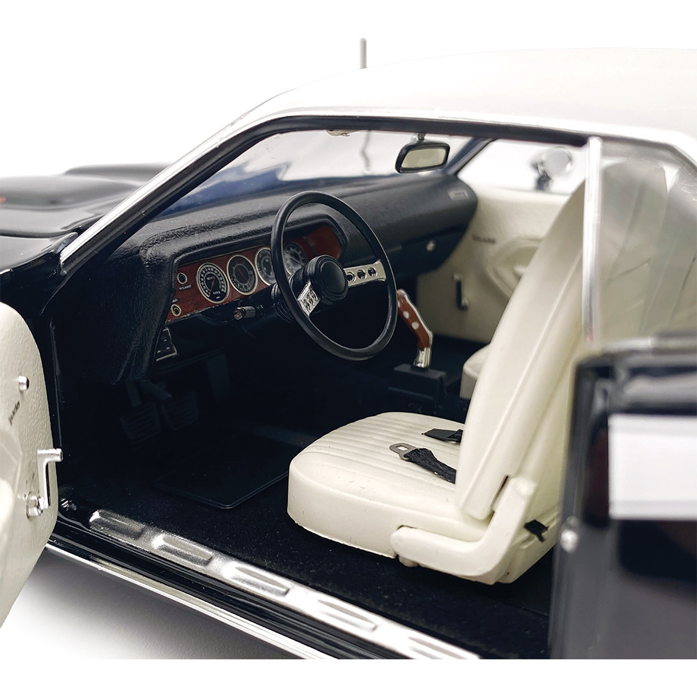 1972 Plymouth Cuda 340 - Black 1:18 Scale | Collectable Diecast