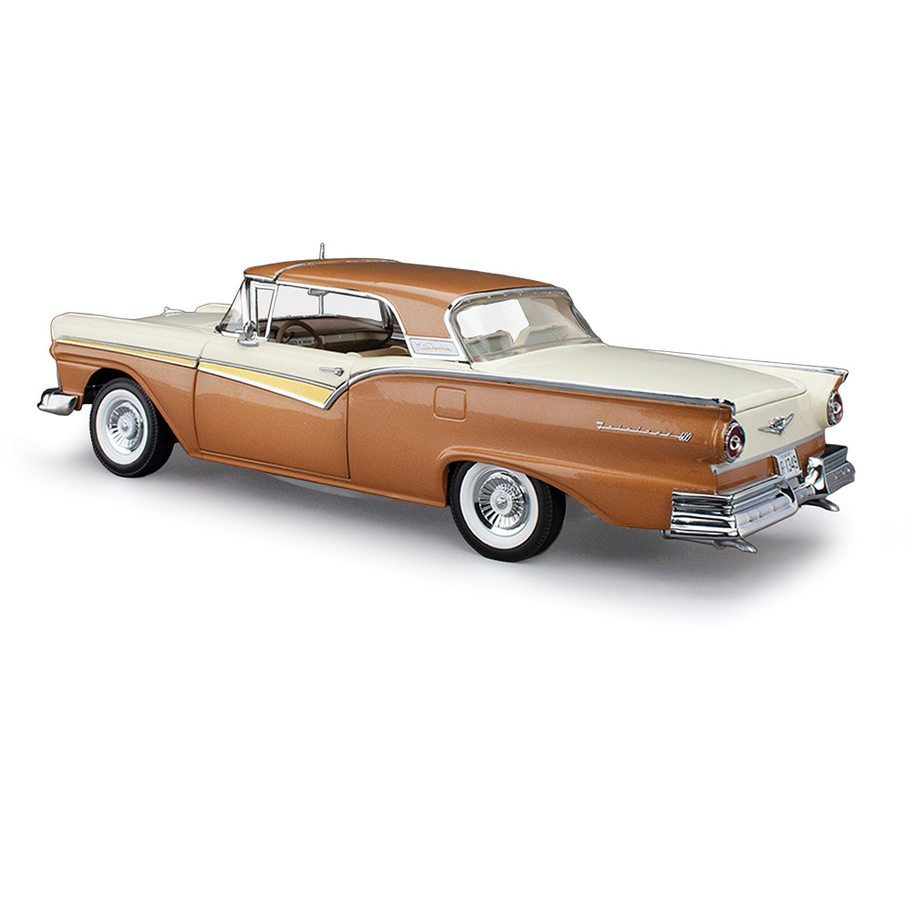 1957 Ford Fairlane 500 Skyliner - Doeskin Tan/Colonial White 1:18