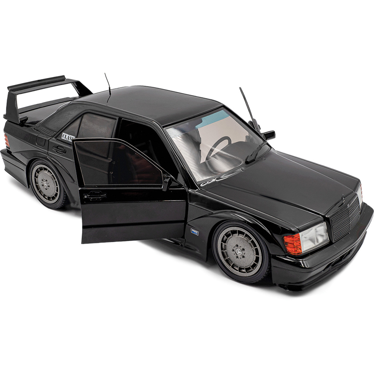 ミニチャンプス　1/18　190E EVO2 Amazon.com: 1:18 1990 Mercedes 190e EVO2 Black : Toys & Games