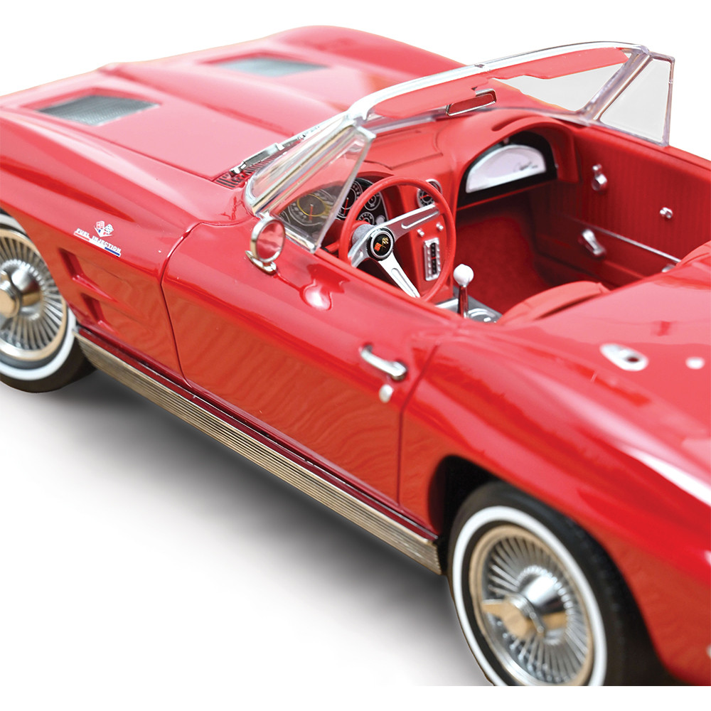 Chevrolet Corvette Sting Ray 模型車 赤 1963 Chevrolet Corvette Sting Ray Cabriolet - Red 1:18 Scale