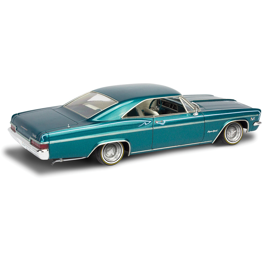 1966 Chevy Impala SS - Plastic Model Kit 1:25 Scale | Collectable