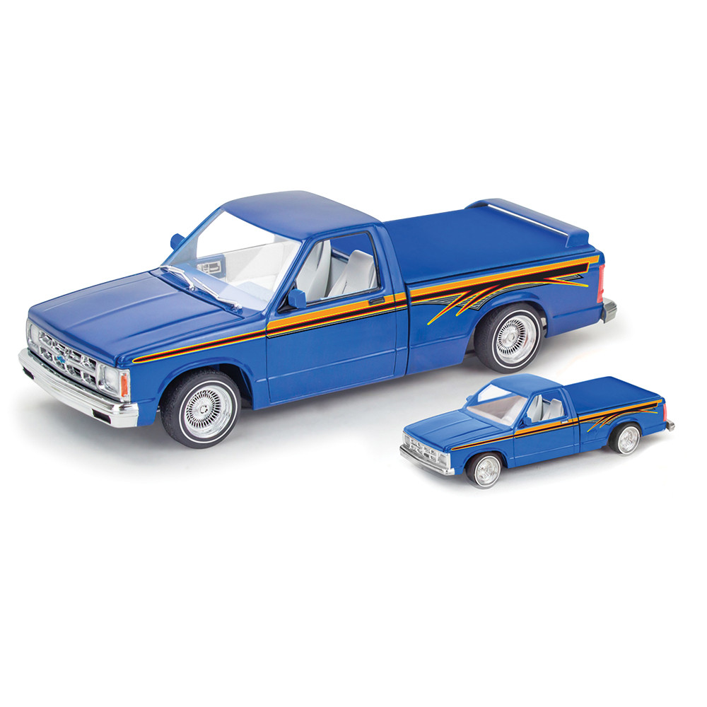 1991 Chevy S-10 Lowrider Special Edition Model Kit 1:25 Scale