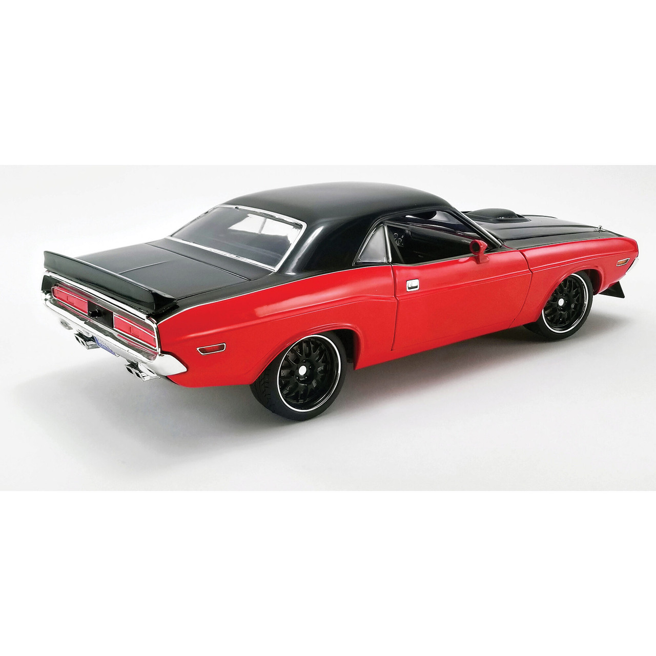 1970 Dodge Challenger R/T 1:18 Scale Diecast Replica Model by Acme