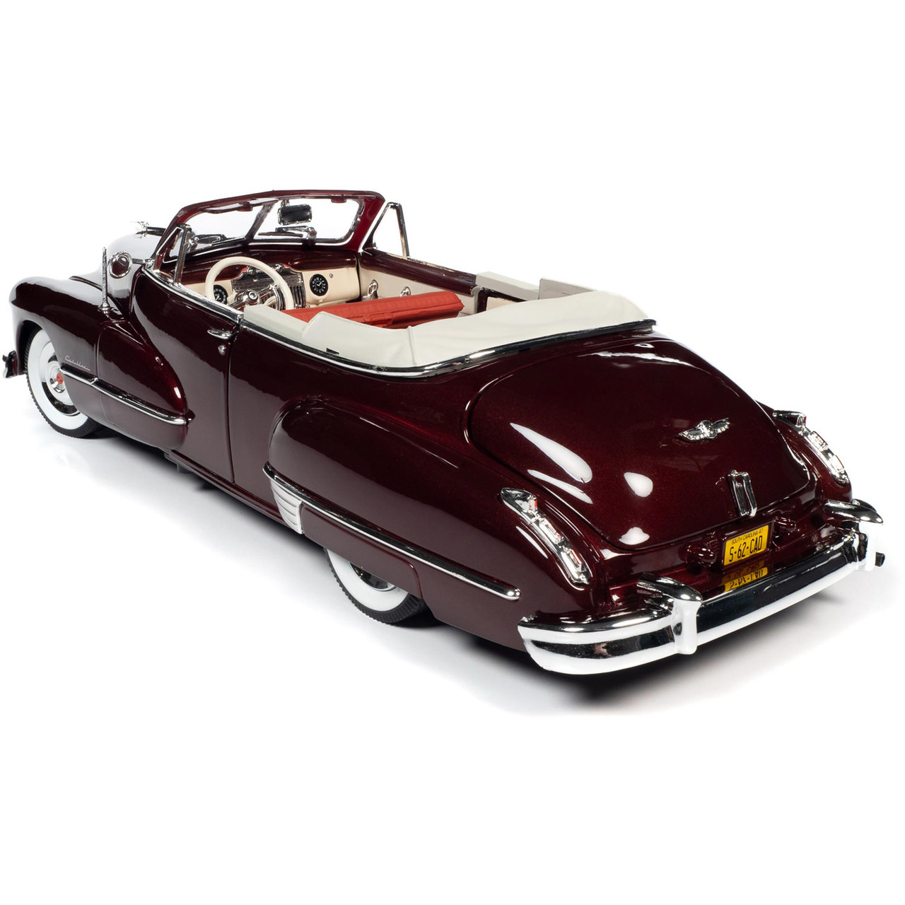 1947 Cadillac Series 62 Cabriolet 1:18 Scale Diecast Replica Model