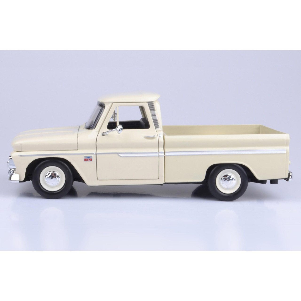 モーターマックス TL1/24 1966 シボレー C-10 CREAM 1966 Chevy C10 Fleetside Pickup-Cream Diecast Model Truck
