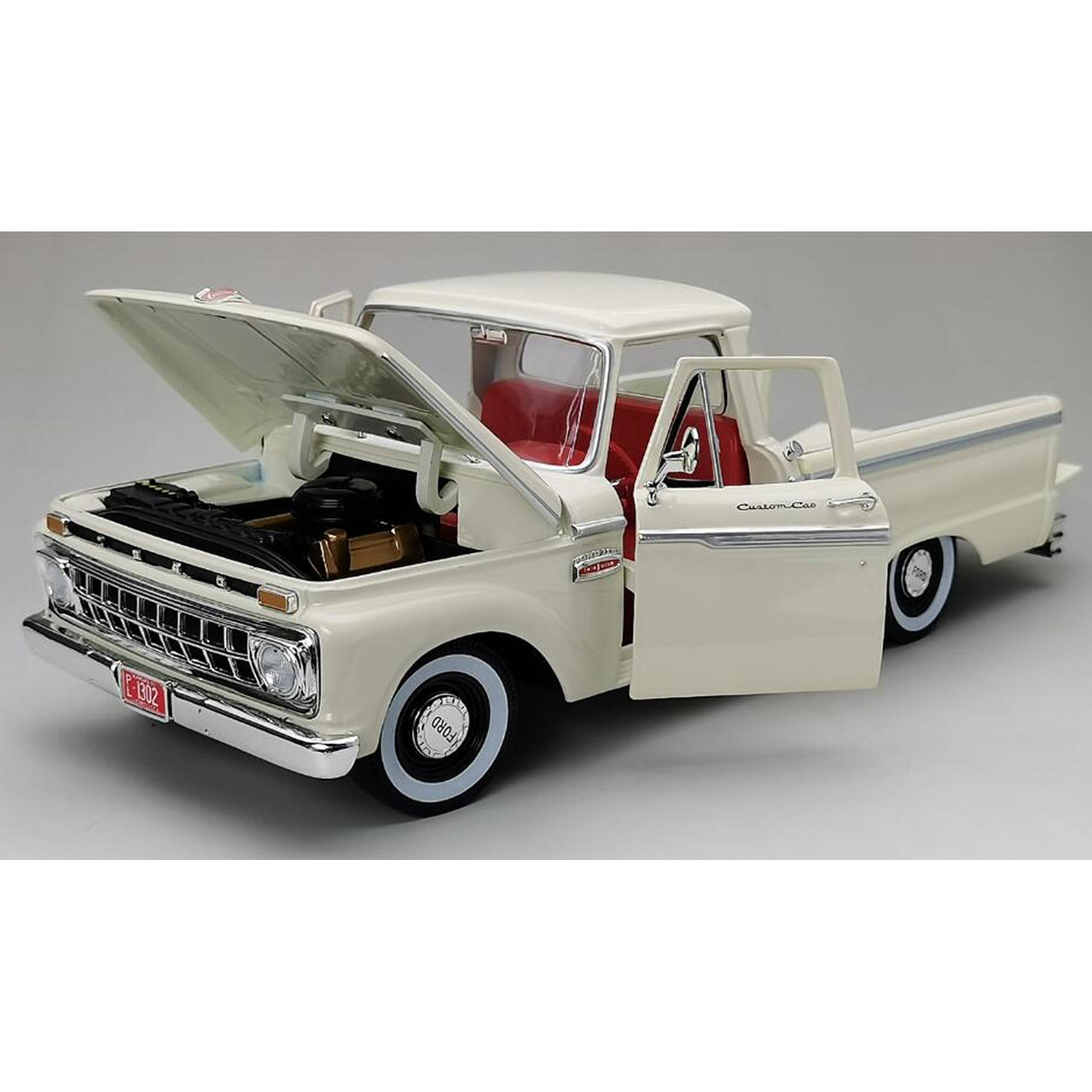 1965 Ford F-100 Pickup - White 1:18 Scale Diecast Replica Model