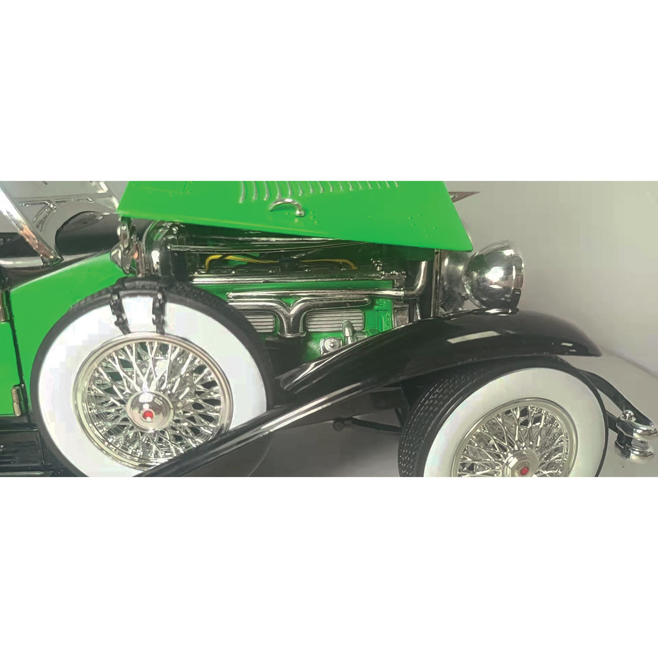 1934 Duesenberg Dual Cowl Phaeton 1:18 Scale Diecast Model by