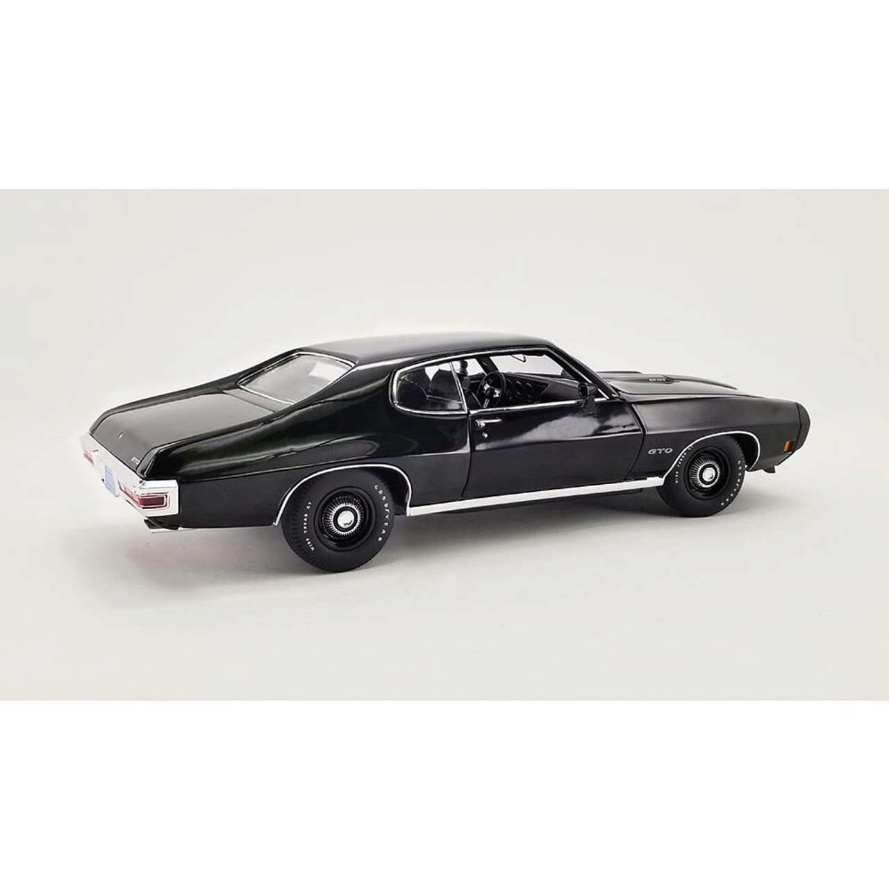 1970 Pontiac GTO - Moonlight Goat 1:18 Scale | Collectable Diecast