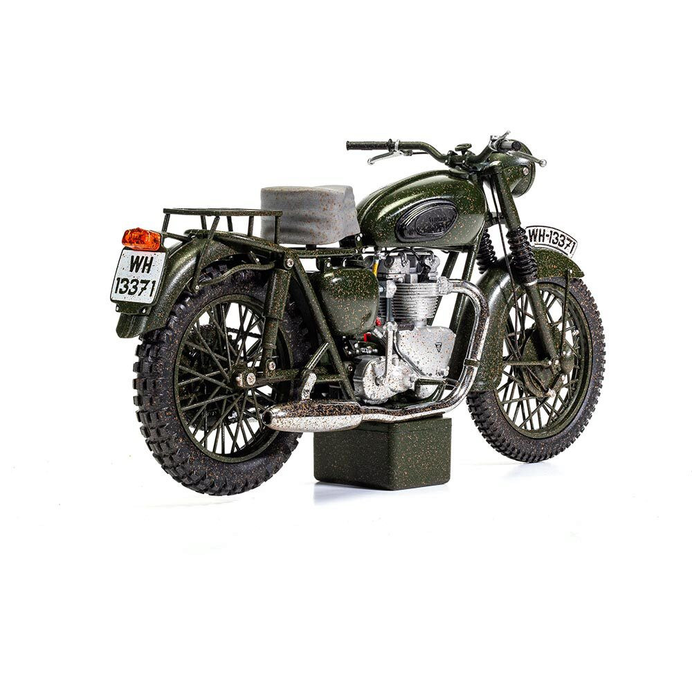 TRIUMPH TR6 TROPHY - Weathered - The Great Escape 1:12 Scale