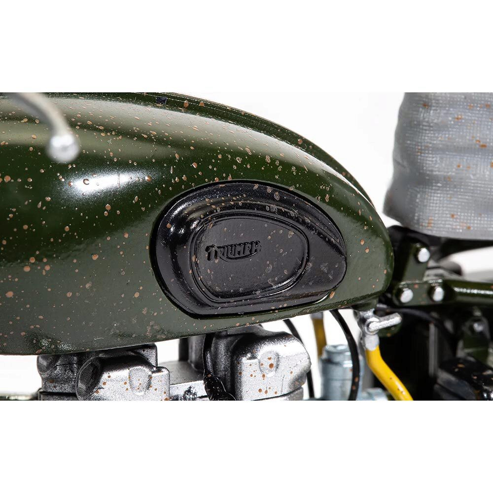 TRIUMPH TR6 TROPHY - Weathered - The Great Escape 1:12 Scale