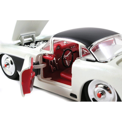 1957 Chevy Corvette - White & Black 1:24 Scale Alt Image 7