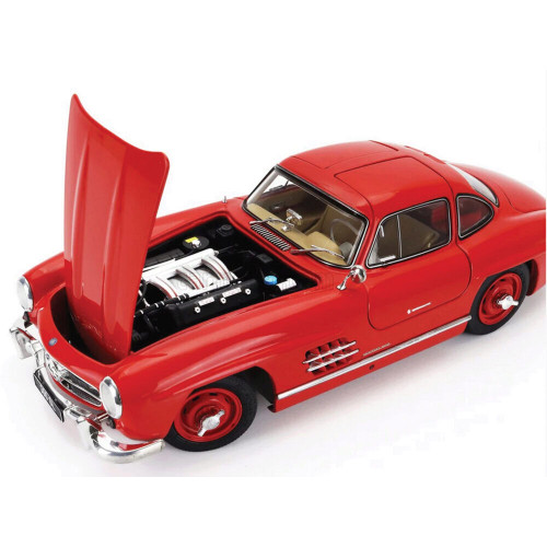 Mercedes 300 SL Gullwing 1:18 Scale Diecast Model by Schuco