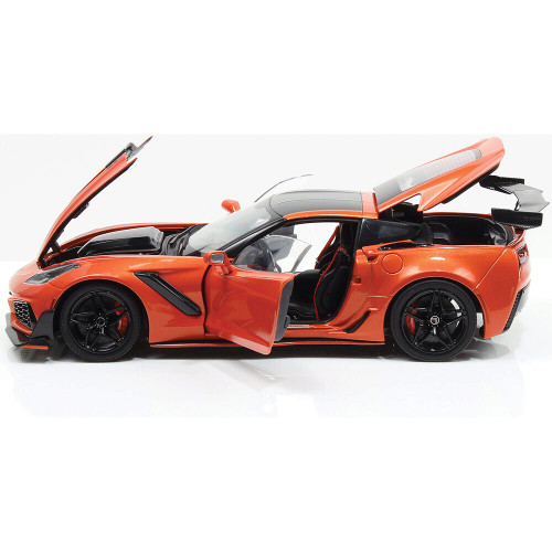 2019 Chevrolet Corvette ZR1 - Sebring Orange Tintcoat 1:18 Scale Alt Image 8