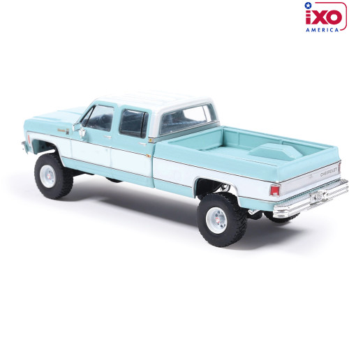 1978 Chevrolet Silverado K30 Crew Cab Fleetside Lifted - Light Blue and Frost White 1:64 Scale Alt Image 3