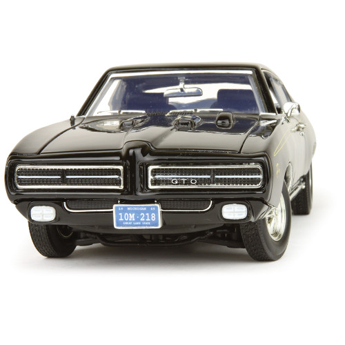 1969 Pontiac GTO Judge 1:18 Scale Diecast Model by Motormax