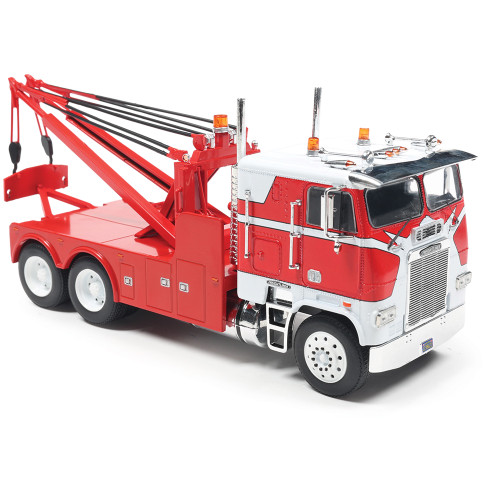 1987 Freightliner FLA Tow Truck - Red & White Alt Image 1