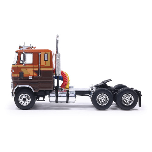 Ford COE 9000 - Brown and Tan Alt Image 3