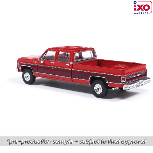 1979 Chevrolet Scottsdale K20 - Carmine Red & Dark Carmine R 1:64 Scale Alt Image 3