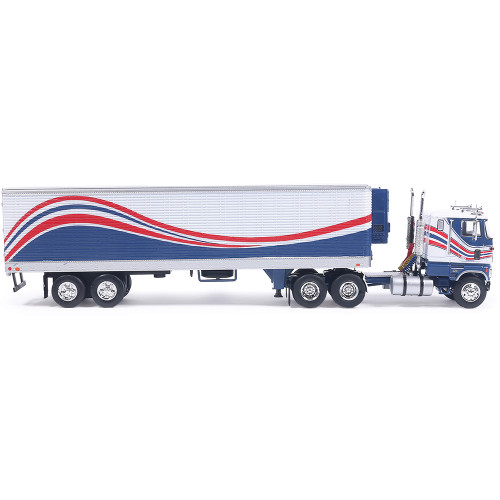 1976 Ford CL 9000 - Red/White/Blue & Vintage Trailer Alt Image 3