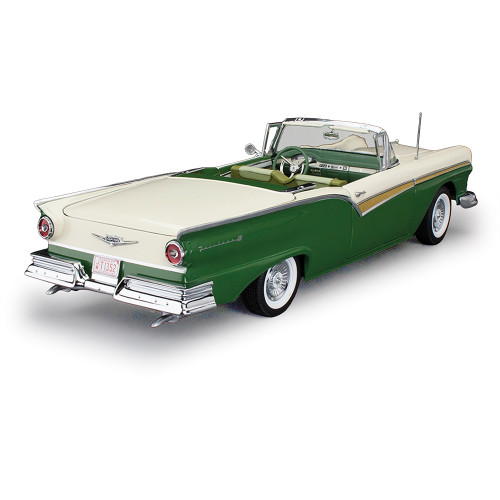 1957 Ford Fairlane 500 Skyliner - Cumberland Green/Colonial White 1:18 Scale Alt Image 3