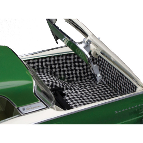 1957 Ford Fairlane 500 Skyliner - Cumberland Green/Colonial White 1:18 Scale Alt Image 7