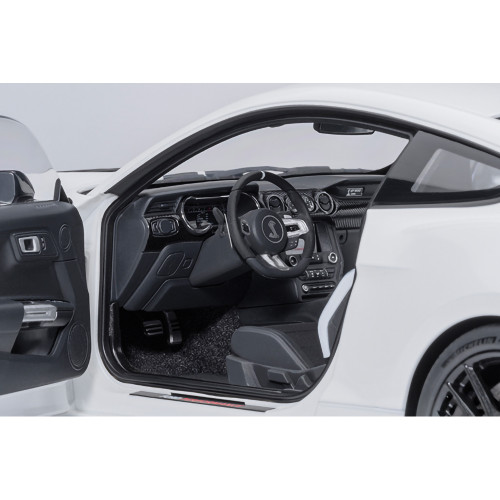 Ford Mustang Shelby G.T.500 - Oxford White Alt Image 5
