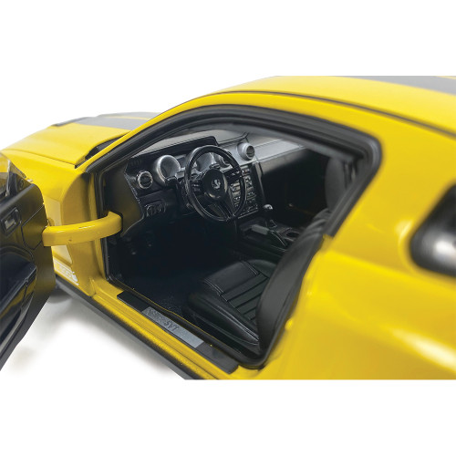 2007 Ford Mustang G.T. 500 - Yellow Alt Image 5
