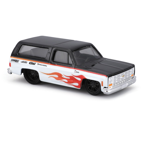 COE Custom Flatbed & 1979 K5 Blazer 1:64 Scale Alt Image 4