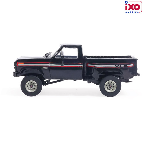 1983 Ford F-150 XLS Flareside 4X4 - Raven Black 1:64 Scale Alt Image 4