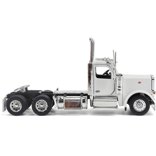 Peterbilt Model 589 BBC Day-Cab Tandem-Axle Truck Tractor Alt Image 7