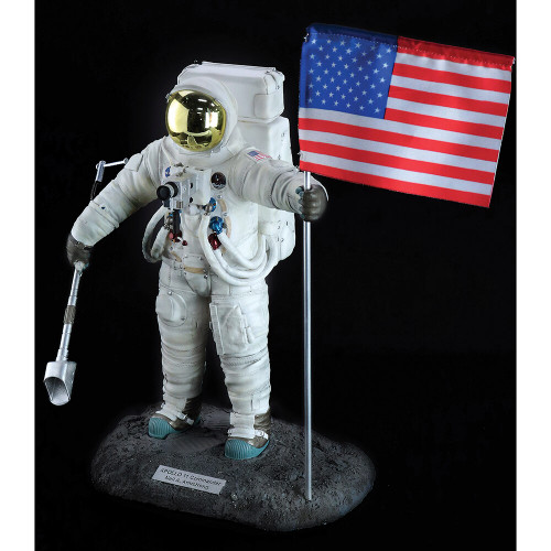 Neil Armstrong - First Man On the Moon Polyresin Statue Hobby Master (HF8001) Alt Image 3