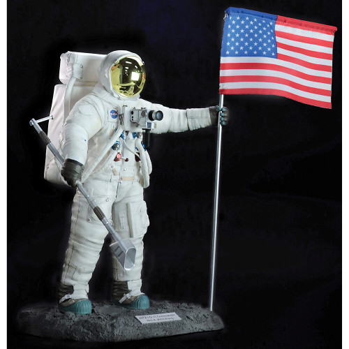 Neil Armstrong - First Man On the Moon Polyresin Statue Hobby Master (HF8001) 1:8 scale Alt Image 1