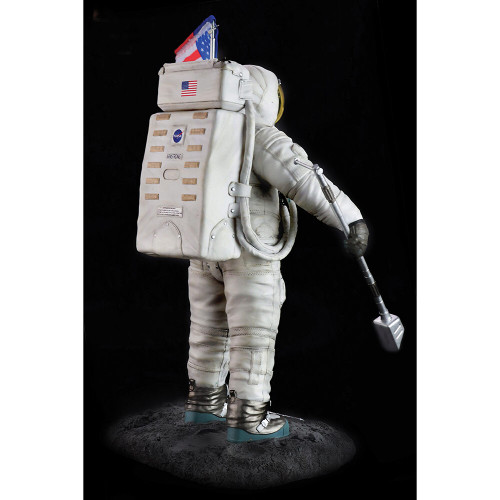 Neil Armstrong - First Man On the Moon Polyresin Statue Hobby Master (HF8001) 1:8 scale Alt Image 2