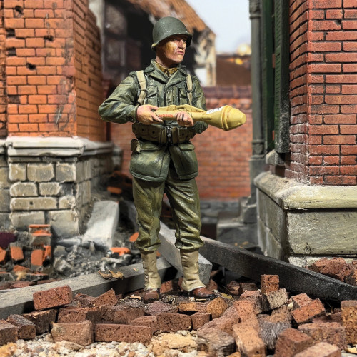 U.S. Infantryman with Panzerfaust 1944-45 1/30 Figure WILLIAM BRITAIN (25241) 1:30 Scale Alt Image 1