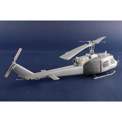 UH-1B Huey 1/35 Kit Trumpeter (5111) Alt Image 4