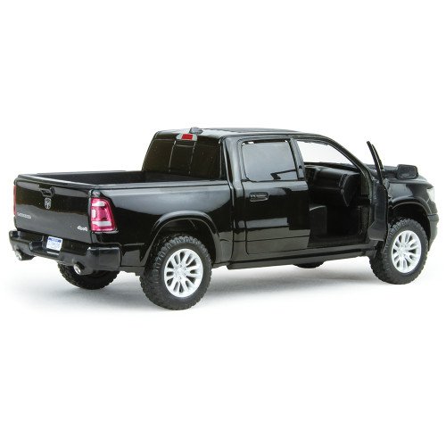 2019 Ram 1500 Laramie Crew Alt Image 2