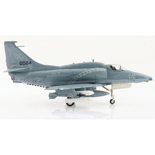 A-4M Skyhawk 1/72 Die Cast Model - HA1437 VMA-131 "Diamondbacks", US Marines, 1993 Alt Image 3