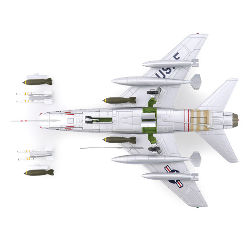 F-100 Super Sabre 1/72 Die Cast Model Alt Image 5