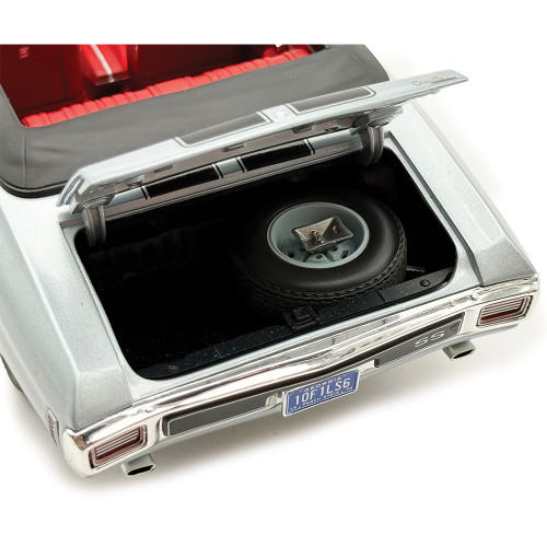 1970 Chevrolet Chevelle SS LS6 Convertible - 1 of 1 - Cortez Silver 1:18 Scale Alt Image 5