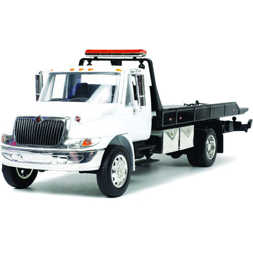 International Flatbed Tow Truck Main Image