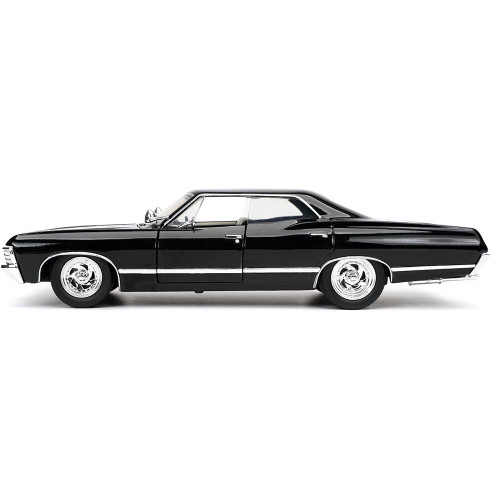 1967 Supernatural Chevy Impala SS w/Dean Winchester Figure 1:24
