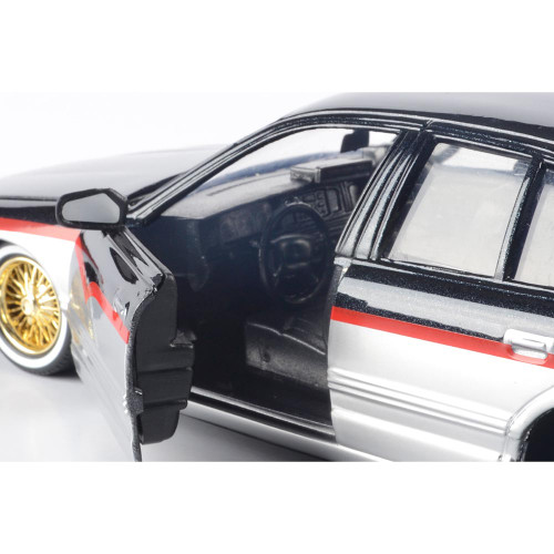 1993 Ford Crown Victoria - Get Low 1:24 Scale Alt Image 3