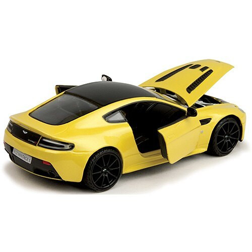 Motormax Aston Martin V12 Vantage S - Yellow 124 Scale Diecast Model by Motormax 18161NX