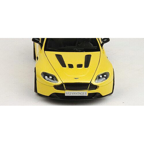 Motormax Aston Martin V12 Vantage S - Yellow 124 Scale Diecast Model by Motormax 18161NX