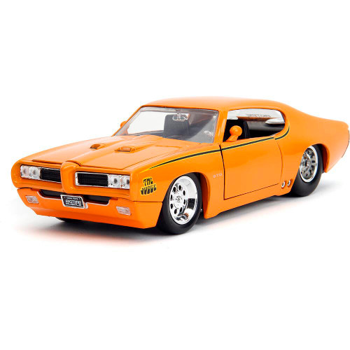 1969 Pontiac GTO Judge-Green 1:24 Scale Diecast Model by Motormax