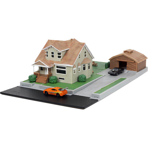 Fast & Furious Dom's House Nano Diorama with Two Cars  Main Image